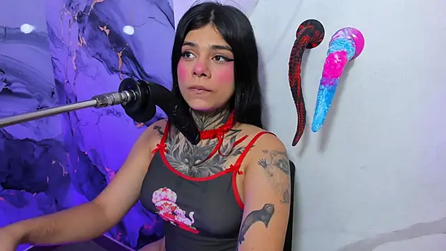 Emily Evo online show from June 18, 2026, 11:58 am