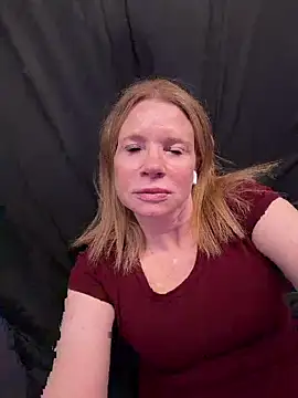 JulieHolliday online show from May 16, 2026, 7:34 pm
