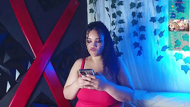 Snapshot of ivonne_diaz1 chatting on November 14, 2025, 8:07 pm ivonne diaz1 online show from November 14, 2025, 8:07 pm