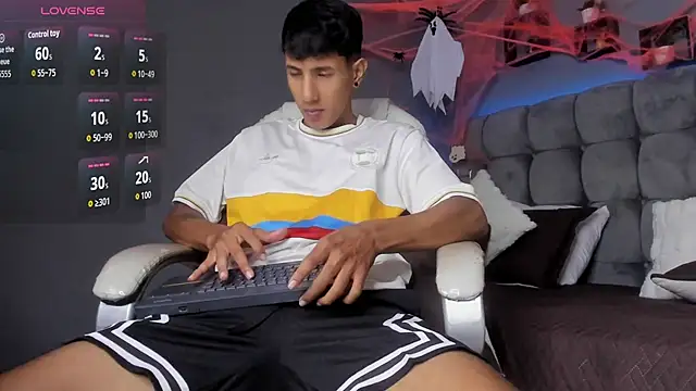 Snapshot of Juan_zabala chatting on October 10, 2025, 11:42 am Juan zabala online show from October 10, 2025, 11:42 am