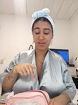 Snapshot of Samantha_hotly chatting on January 14, 2026, 10:58 pm Samantha hotly online show from January 14, 2026, 10:58 pm