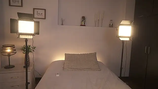 Snapshot of ximena_cortez_03 chatting on February 9, 2026, 12:03 am ximena cortez 03 online show from February 9, 2026, 12:03 am