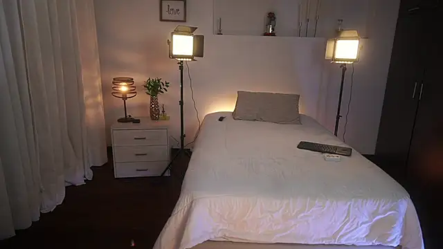 Snapshot of ximena_cortez_03 chatting on February 13, 2026, 11:01 pm ximena cortez 03 online show from February 13, 2026, 11:01 pm