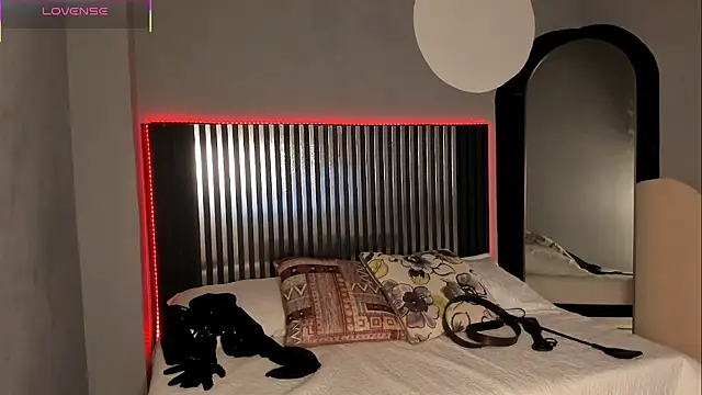 Snapshot of Emilybeltons chatting on October 17, 2025, 8:22 pm Emilybeltons online show from October 17, 2025, 8:22 pm