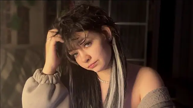 Snapshot of nikoli_naw chatting on February 17, 2026, 8:37 pm nikoli naw online show from February 17, 2026, 8:37 pm