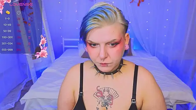 bluelunaray online show from September 24, 2025, 11:02 am