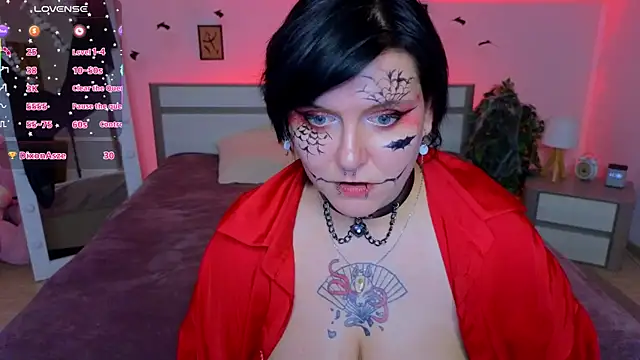 bluelunaray online show from October 16, 2025, 11:11 am