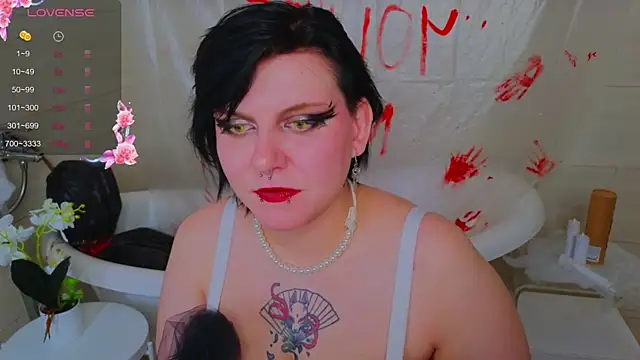 bluelunaray online show from October 20, 2025, 10:05 am