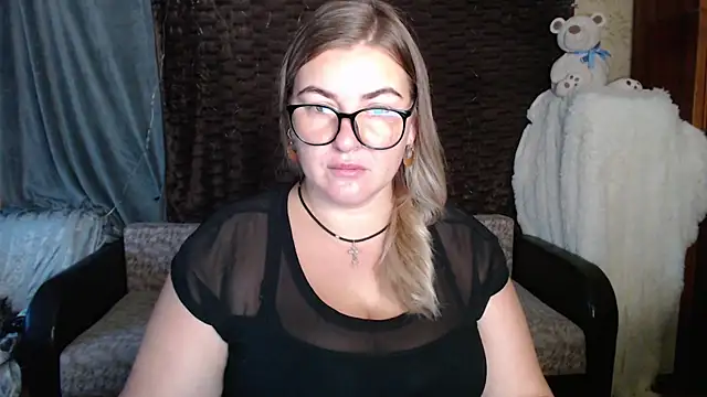 Snapshot of NikaSkylink chatting on October 21, 2025, 3:51 am NikaSkylink online show from October 21, 2025, 3:51 am