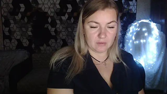 Snapshot of NikaSkylink chatting on November 21, 2025, 8:07 pm NikaSkylink online show from November 21, 2025, 8:07 pm