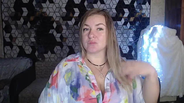 Snapshot of NikaSkylink chatting on November 24, 2025, 8:08 pm NikaSkylink online show from November 24, 2025, 8:08 pm