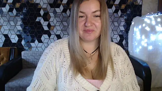 Snapshot of NikaSkylink chatting on December 15, 2025, 5:12 am NikaSkylink online show from December 15, 2025, 5:12 am