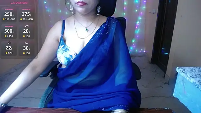 Snapshot of Divvya_ chatting on May 7, 2026, 6:35 pm Divvya online show from May 7, 2026, 6:35 pm