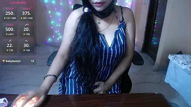 Snapshot of Divvya_ chatting on May 16, 2026, 7:34 pm Divvya online show from May 16, 2026, 7:34 pm