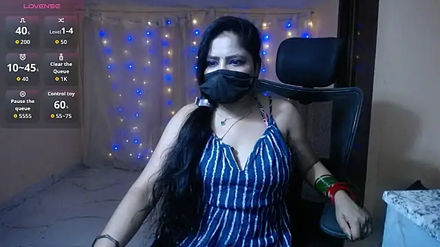 Snapshot of Divvya_ chatting on May 16, 2026, 7:45 pm Divvya online show from May 16, 2026, 7:45 pm