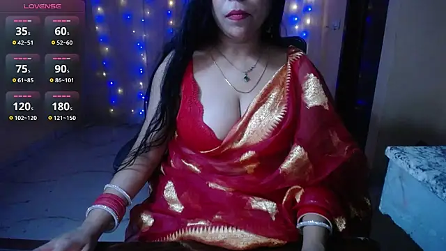 Snapshot of Divvya_ chatting on May 18, 2026, 7:31 pm Divvya online show from May 18, 2026, 7:31 pm