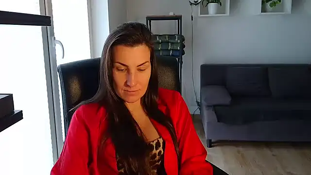 DonnaAmore online show from October 6, 2025, 7:17 am