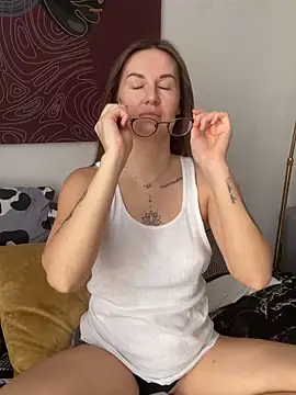 ElizabetBlack online show from March 18, 2026, 7:44 am