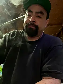 Snapshot of Jonathanfrom420 chatting on September 9, 2025, 5:01 pm Jonathanfrom420 online show from September 9, 2025, 5:01 pm