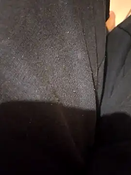 Snapshot of chef82 chatting on November 6, 2025, 2:45 am chef82 online show from November 6, 2025, 2:45 am