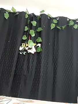 AntonelaMorriz online show from April 9, 2026, 8:09 am