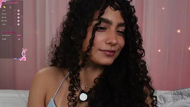 Snapshot of Victoria_Curly chatting on October 29, 2025, 1:52 am Victoria Curly online show from October 29, 2025, 1:52 am