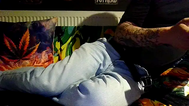 Snapshot of Flash0910 chatting on October 24, 2025, 12:30 am Flash0910 online show from October 24, 2025, 12:30 am