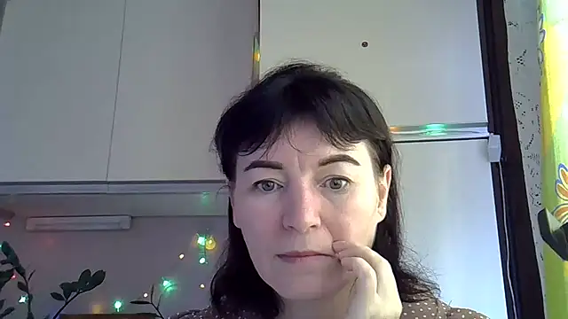 Krystal 82 online show from September 24, 2025, 6:06 am