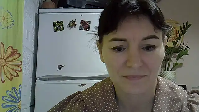 Krystal 82 online show from November 9, 2025, 2:26 pm