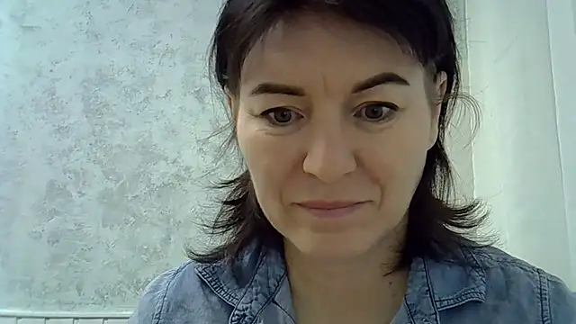 Krystal 82 online show from November 16, 2025, 6:08 am