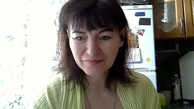 Krystal 82 online show from February 1, 2026, 8:02 am