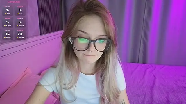 Snapshot of vialeta_baby chatting on September 19, 2025, 10:21 pm vialeta baby online show from September 19, 2025, 10:21 pm