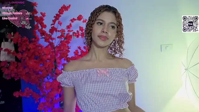 lilijwatson online show from September 22, 2025, 2:46 am