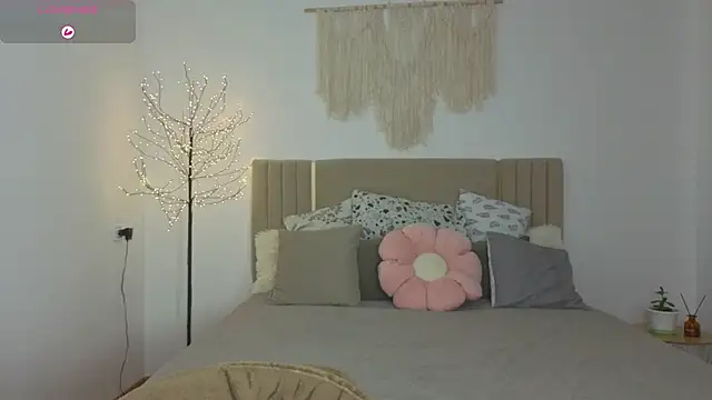 Real cutie1 online show from November 30, 2025, 1:48 pm