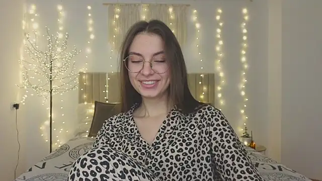 Real cutie1 online show from December 19, 2025, 1:51 pm