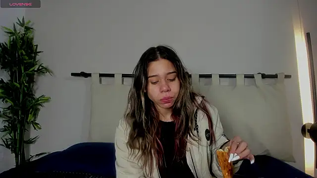 Snapshot of Rachell_criss chatting on February 12, 2026, 4:18 am Rachell criss online show from February 12, 2026, 4:18 am