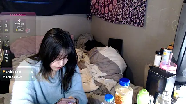 London Ray online show from November 21, 2025, 4:22 am