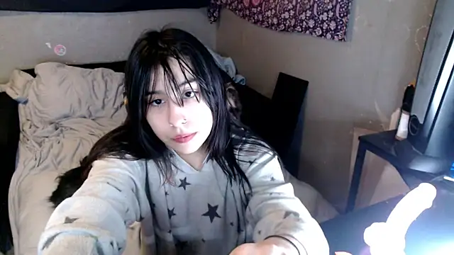 London Ray online show from December 14, 2025, 3:01 am