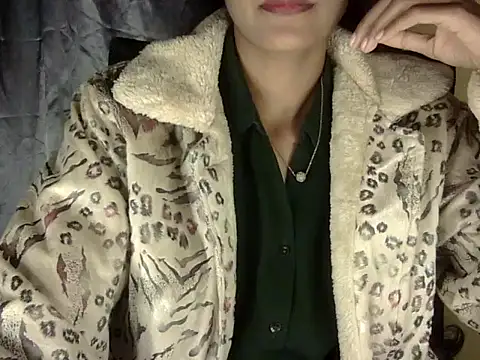 zara Khan0 online show from November 18, 2025, 5:39 pm