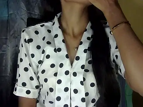 zara Khan0 online show from November 30, 2025, 2:15 am