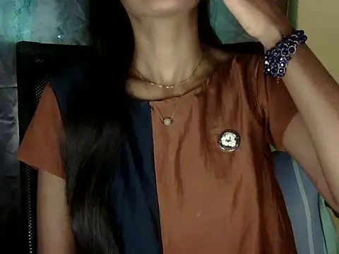 zara Khan0 online show from December 17, 2025, 4:40 am