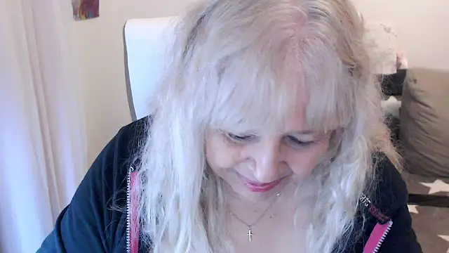 Snapshot of SusiLifeXXX chatting on October 7, 2025, 7:44 pm SusiLifeXXX online show from October 7, 2025, 7:44 pm