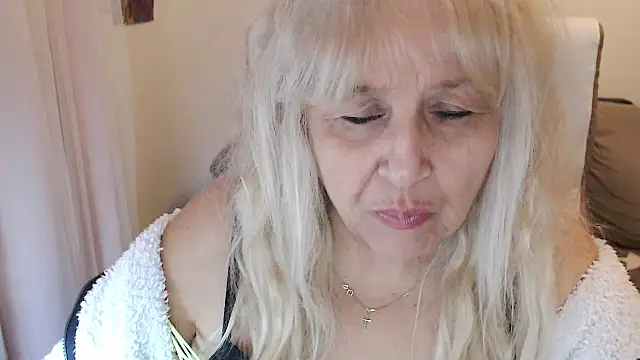 Snapshot of SusiLifeXXX chatting on October 8, 2025, 7:00 pm SusiLifeXXX online show from October 8, 2025, 7:00 pm