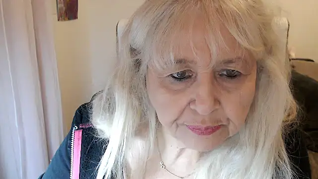 Snapshot of SusiLifeXXX chatting on October 11, 2025, 6:28 pm SusiLifeXXX online show from October 11, 2025, 6:28 pm