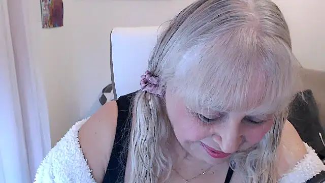 Snapshot of SusiLifeXXX chatting on October 22, 2025, 6:51 pm SusiLifeXXX online show from October 22, 2025, 6:51 pm