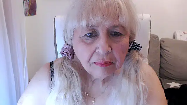 Snapshot of SusiLifeXXX chatting on October 25, 2025, 8:25 pm SusiLifeXXX online show from October 25, 2025, 8:25 pm