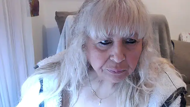 Snapshot of SusiLifeXXX chatting on November 7, 2025, 8:20 pm SusiLifeXXX online show from November 7, 2025, 8:20 pm