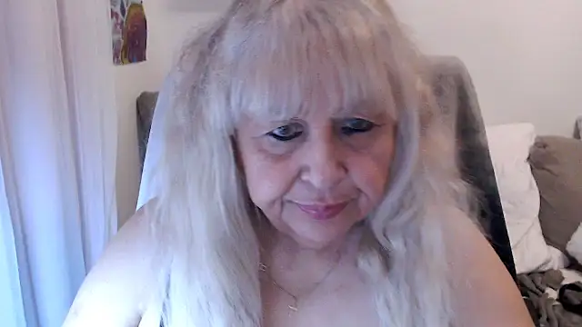 Snapshot of SusiLifeXXX chatting on November 11, 2025, 8:31 pm SusiLifeXXX online show from November 11, 2025, 8:31 pm