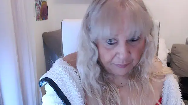 Snapshot of SusiLifeXXX chatting on November 27, 2025, 9:28 pm SusiLifeXXX online show from November 27, 2025, 9:28 pm