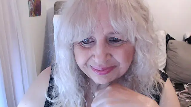 Snapshot of SusiLifeXXX chatting on December 14, 2025, 8:35 pm SusiLifeXXX online show from December 14, 2025, 8:35 pm